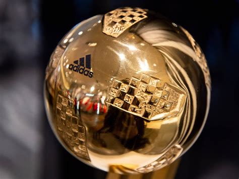 De Gouden Bal 2014: Een Triomf van Individuele Briljantie en het Begin van een Nieuwe Tijdperk voor Duitsland