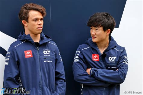 De Japanse Grand Prix 2023: Een onverwachte draai in het Formule 1-kampioenschap met AlphaTauri's Yuki Tsunoda als centrale figuur.